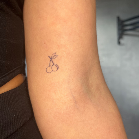 Cerezas de tatuaje temporal