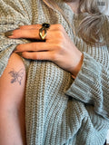 Tatouage temporaire papillon et plante